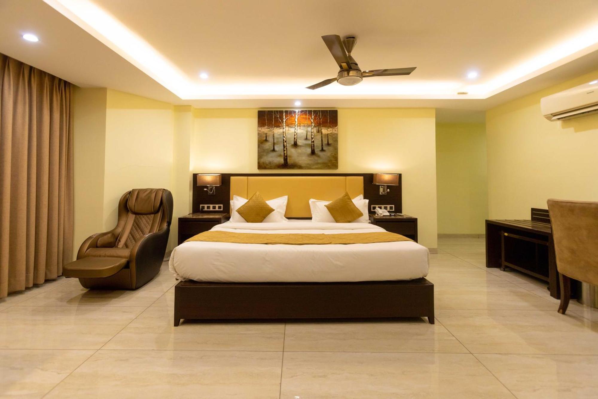 Hotel Godwin - Colaba Mumbai Exterior photo
