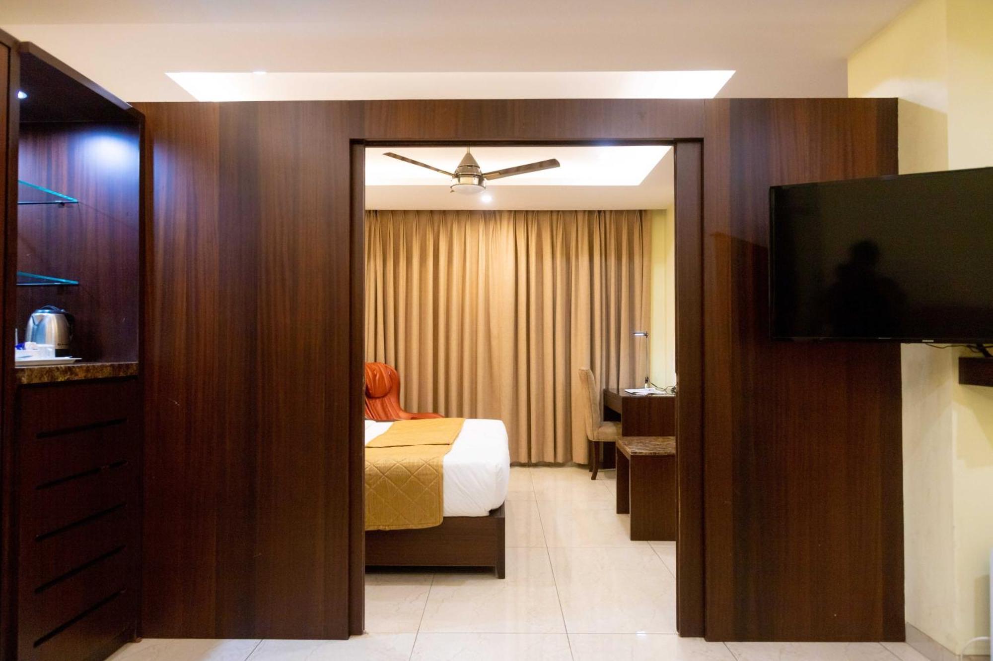 Hotel Godwin - Colaba Mumbai Exterior photo