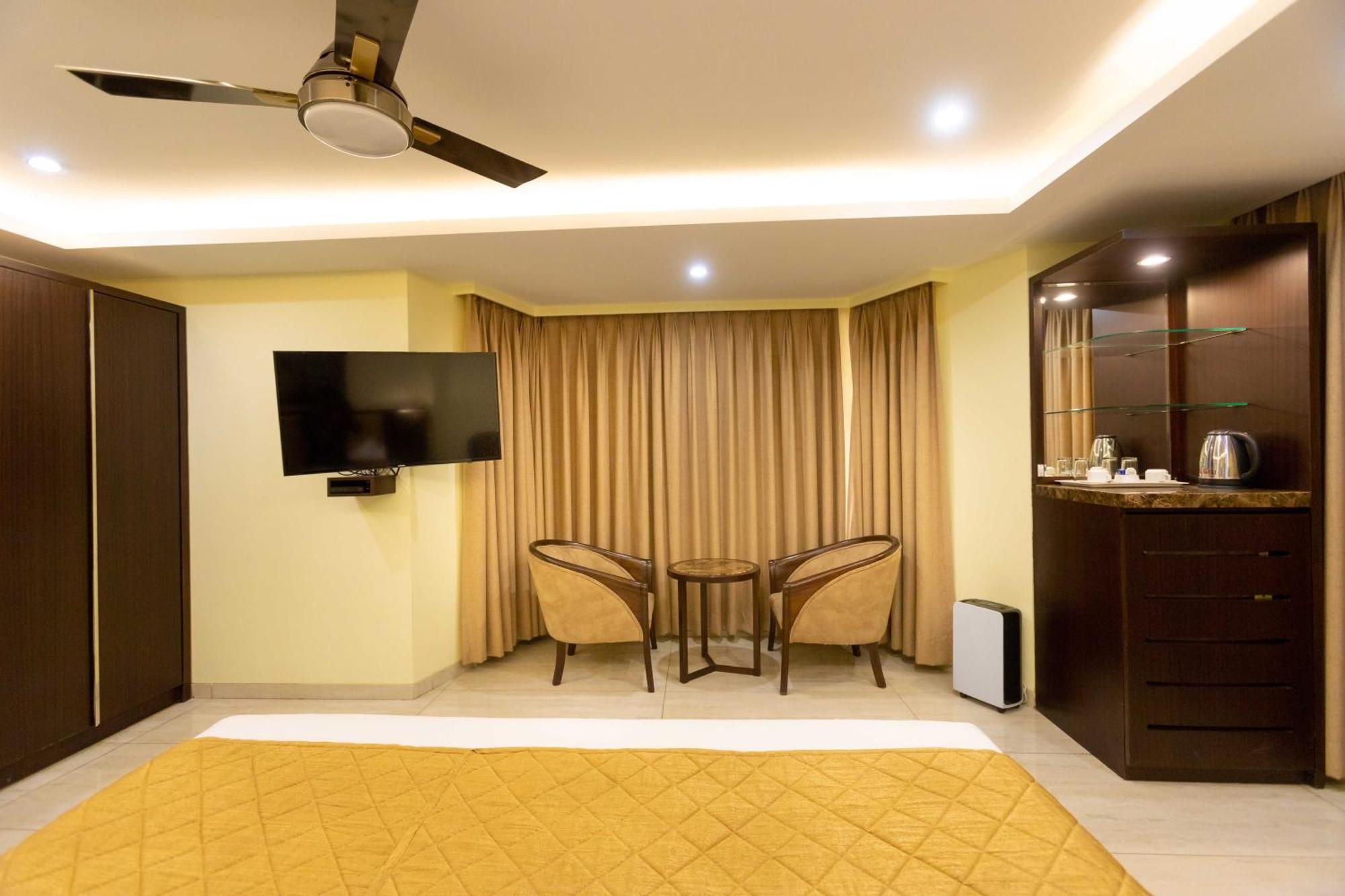 Hotel Godwin - Colaba Mumbai Exterior photo