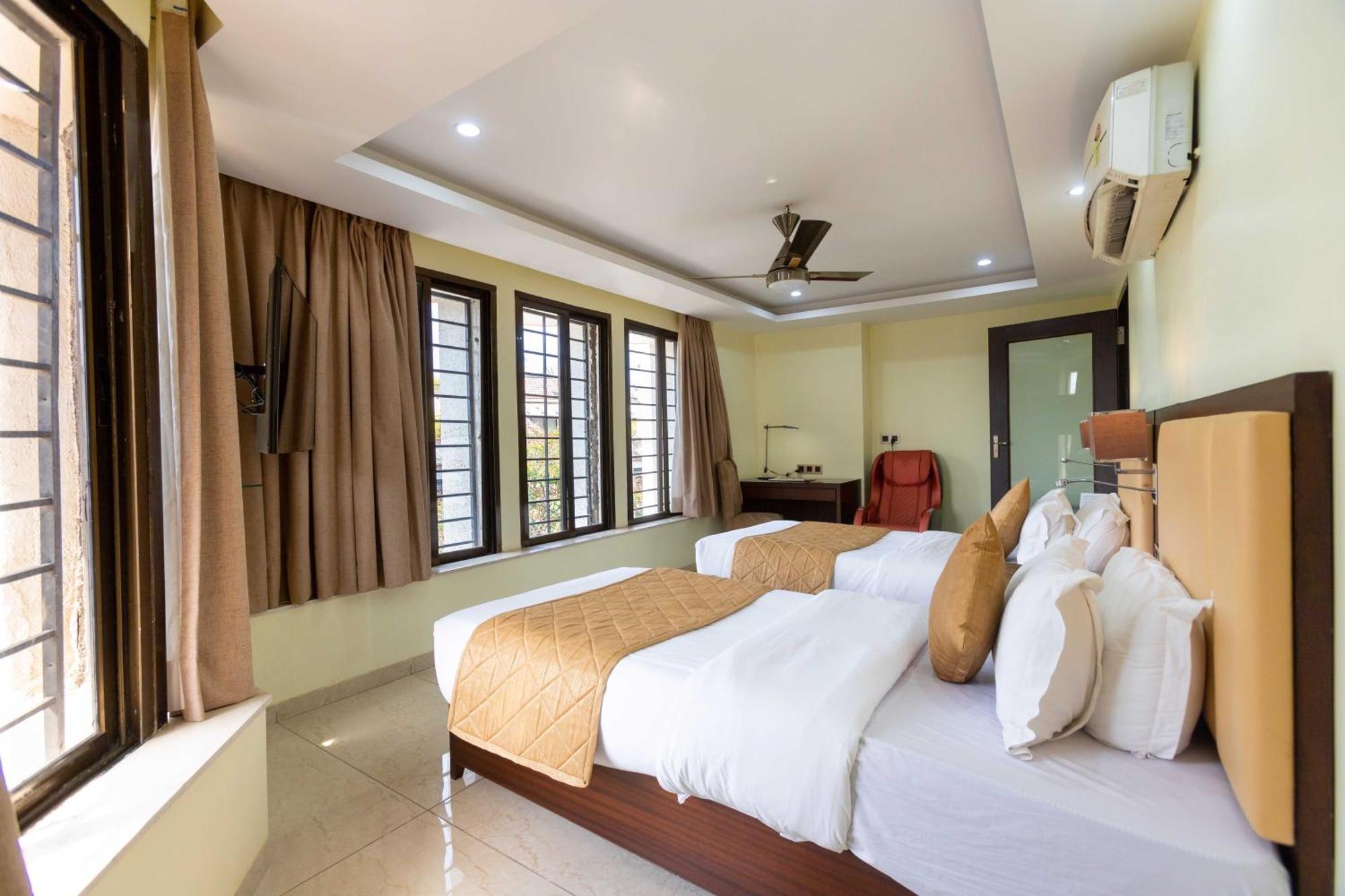 Hotel Godwin - Colaba Mumbai Exterior photo