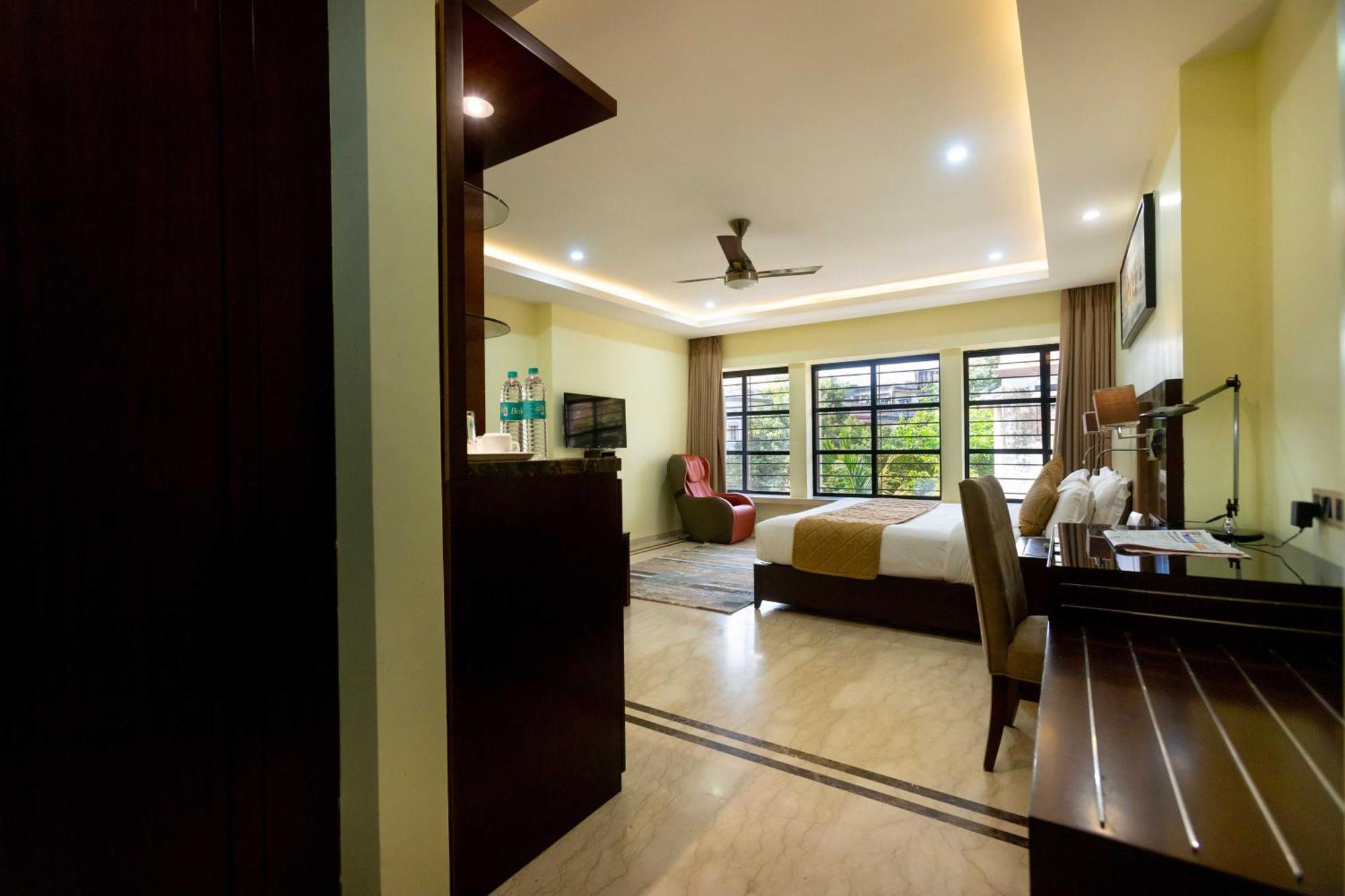 Hotel Godwin - Colaba Mumbai Exterior photo