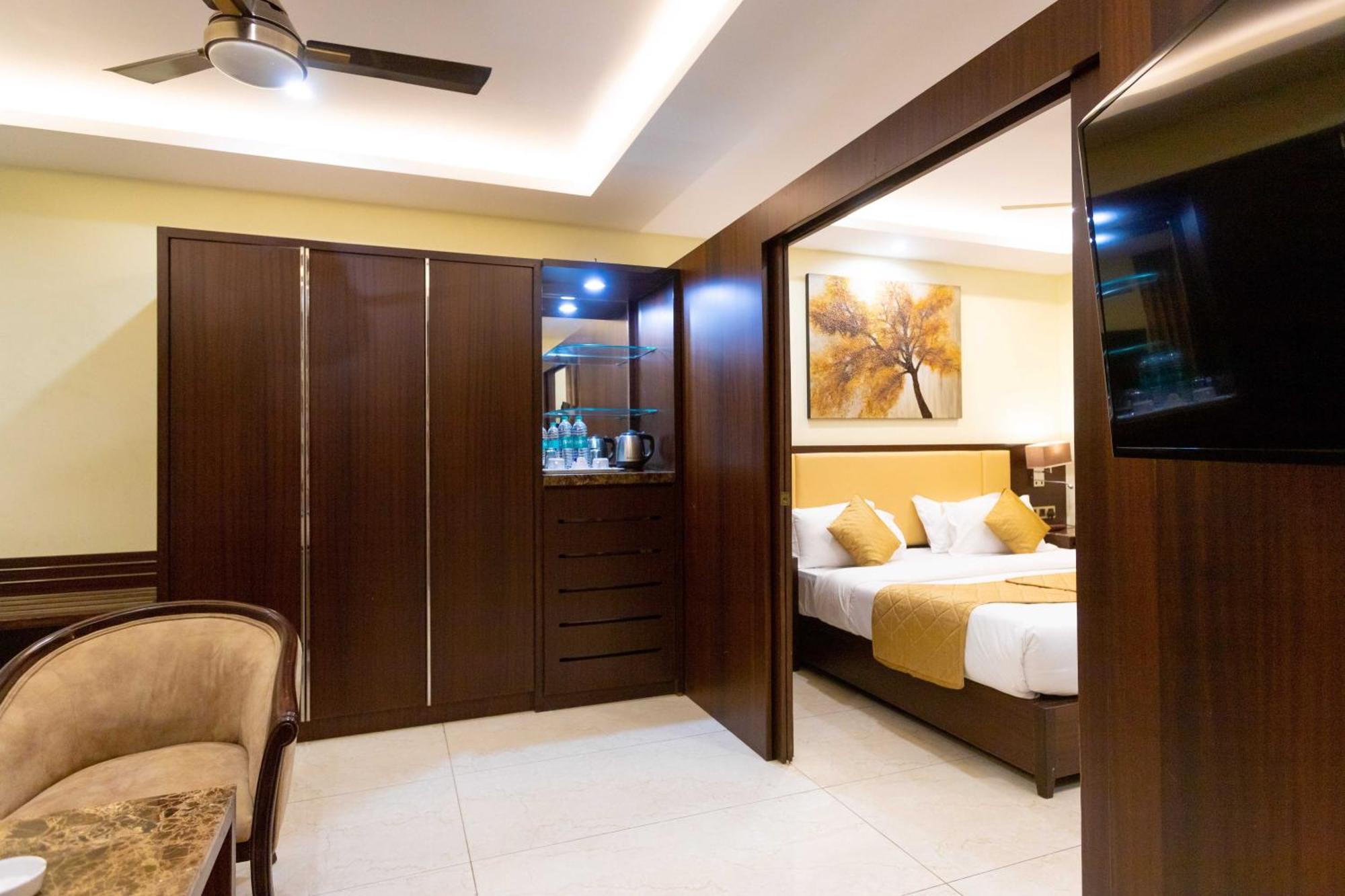 Hotel Godwin - Colaba Mumbai Exterior photo