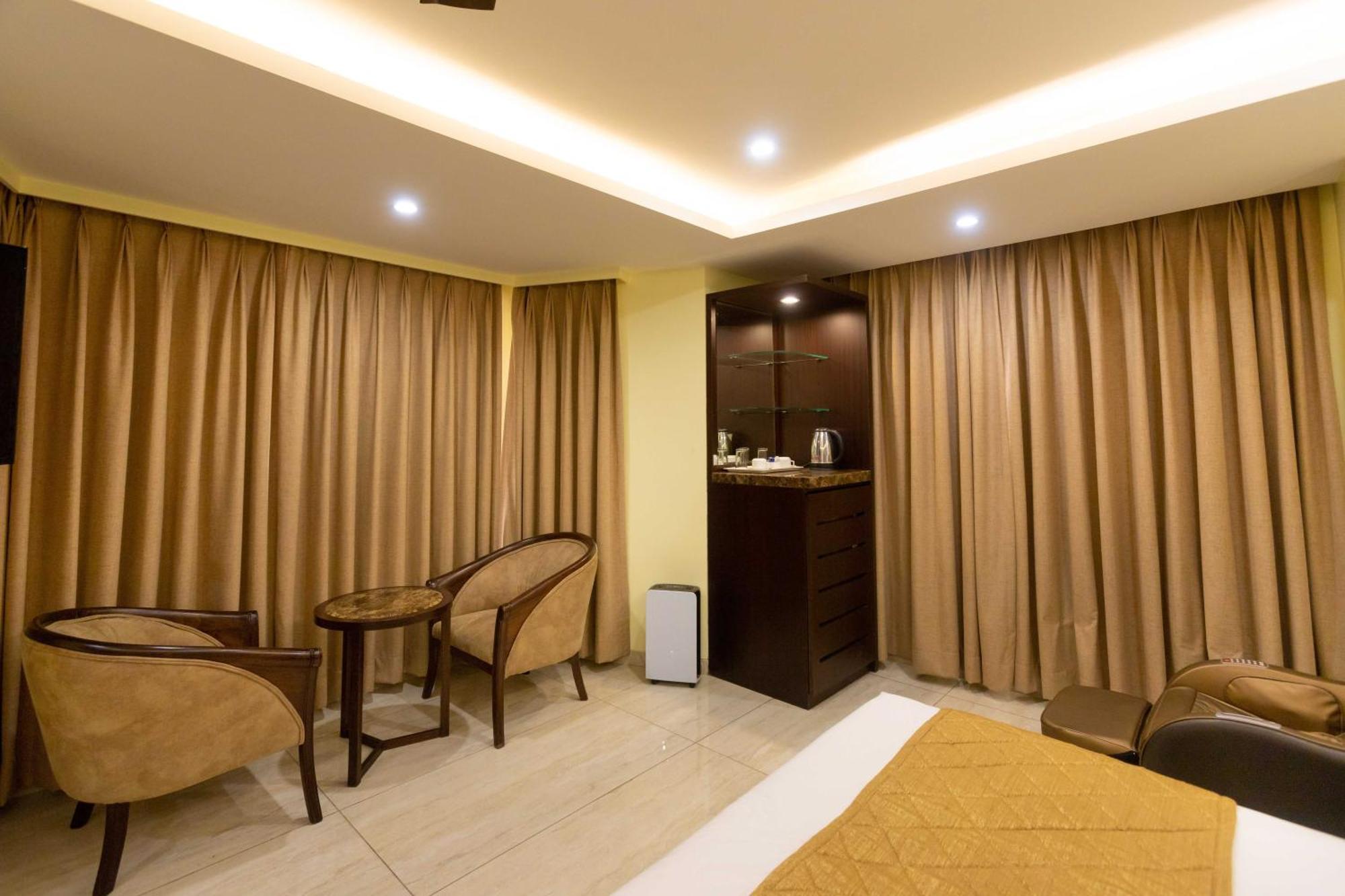 Hotel Godwin - Colaba Mumbai Exterior photo